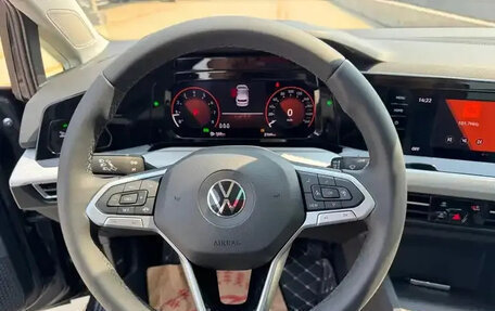 Volkswagen Golf VIII, 2021 год, 1 635 000 рублей, 2 фотография