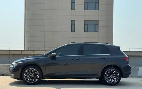Volkswagen Golf VIII, 2021 год, 1 635 000 рублей, 5 фотография