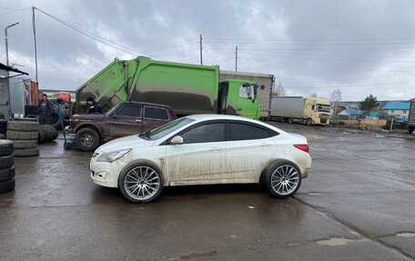 Hyundai Solaris II рестайлинг, 2015 год, 1 040 000 рублей, 5 фотография