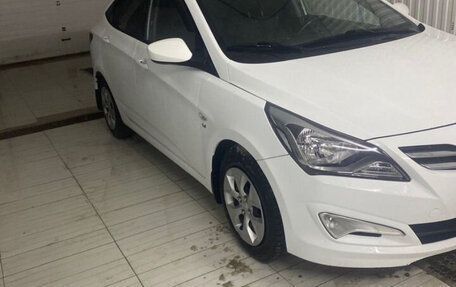 Hyundai Solaris II рестайлинг, 2015 год, 1 040 000 рублей, 4 фотография