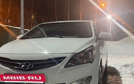 Hyundai Solaris II рестайлинг, 2015 год, 1 040 000 рублей, 3 фотография