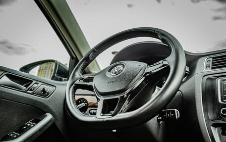 Volkswagen Jetta VI, 2015 год, 1 100 000 рублей, 20 фотография