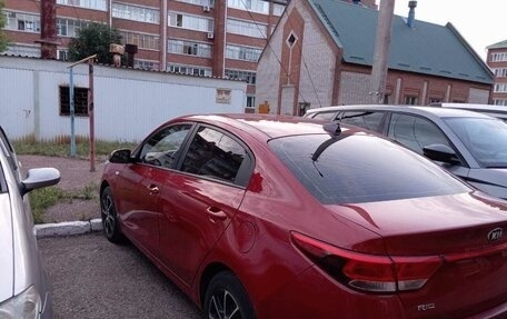 KIA Rio IV, 2017 год, 1 050 000 рублей, 2 фотография