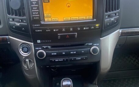 Toyota Land Cruiser 200, 2011 год, 3 500 000 рублей, 23 фотография