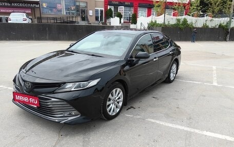 Toyota Camry, 2019 год, 2 890 000 рублей, 2 фотография