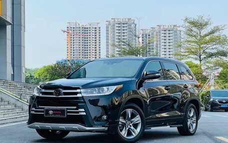 Toyota Highlander III, 2021 год, 3 170 000 рублей, 1 фотография