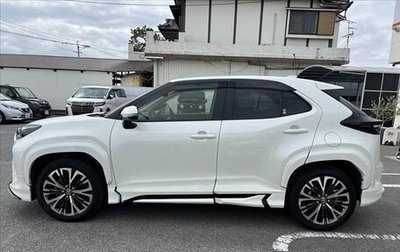 Toyota Yaris Cross, 2022 год, 1 320 000 рублей, 1 фотография