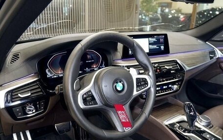 BMW 5 серия, 2019 год, 3 800 000 рублей, 11 фотография