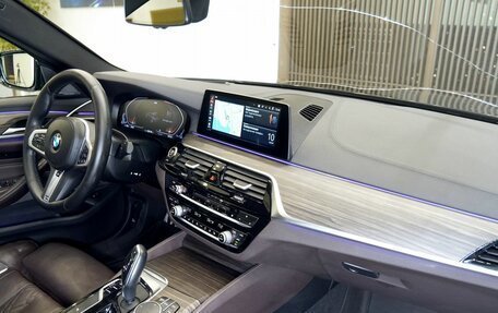 BMW 5 серия, 2019 год, 3 800 000 рублей, 16 фотография