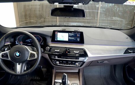 BMW 5 серия, 2019 год, 3 800 000 рублей, 13 фотография