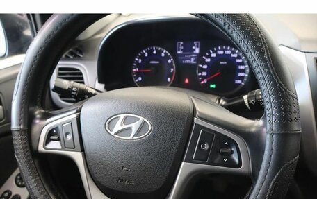 Hyundai Solaris II рестайлинг, 2015 год, 945 000 рублей, 8 фотография