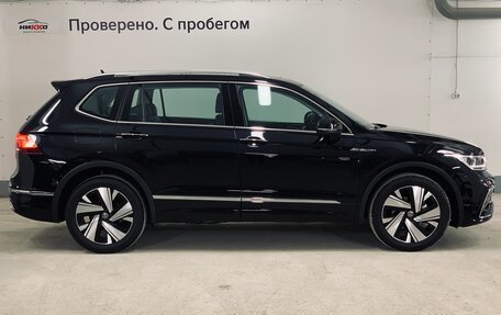 Volkswagen Tiguan II, 2023 год, 4 949 000 рублей, 3 фотография