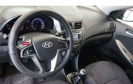 Hyundai Solaris II рестайлинг, 2015 год, 945 000 рублей, 6 фотография