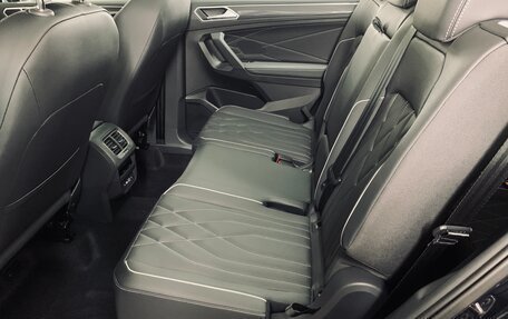 Volkswagen Tiguan II, 2023 год, 4 949 000 рублей, 32 фотография