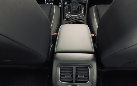 Volkswagen Tiguan II, 2023 год, 4 949 000 рублей, 34 фотография