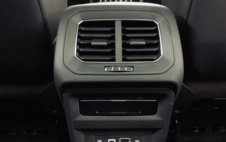 Volkswagen Tiguan II, 2023 год, 4 949 000 рублей, 33 фотография