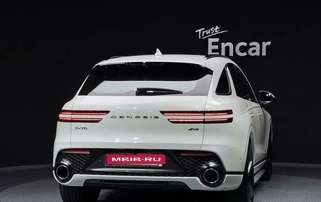Genesis GV70, 2021 год, 3 800 000 рублей, 4 фотография