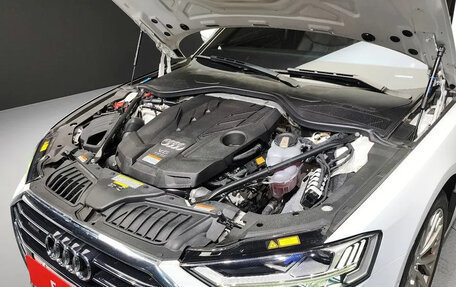 Audi A8, 2021 год, 6 000 000 рублей, 5 фотография