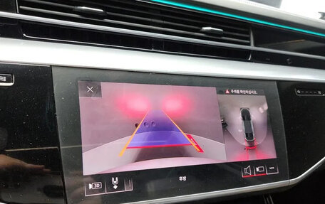 Audi A8, 2021 год, 6 000 000 рублей, 14 фотография