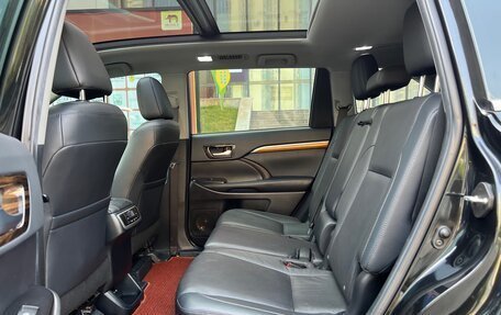 Toyota Highlander III, 2021 год, 3 170 000 рублей, 15 фотография