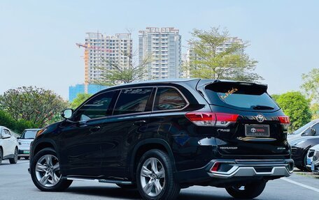 Toyota Highlander III, 2021 год, 3 170 000 рублей, 3 фотография