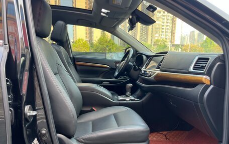 Toyota Highlander III, 2021 год, 3 170 000 рублей, 18 фотография