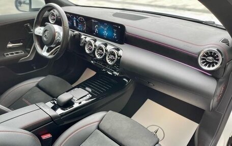 Mercedes-Benz CLA, 2021 год, 2 440 000 рублей, 13 фотография