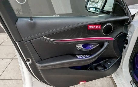 Mercedes-Benz E-Класс, 2021 год, 4 900 000 рублей, 19 фотография