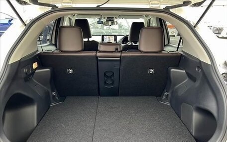 Toyota Yaris Cross, 2022 год, 1 320 000 рублей, 14 фотография