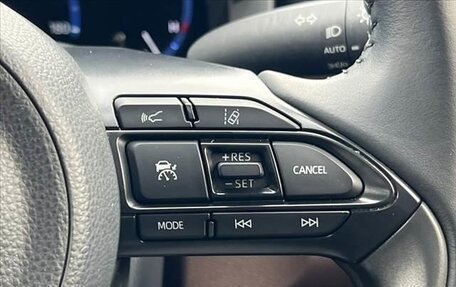 Toyota Yaris Cross, 2022 год, 1 320 000 рублей, 22 фотография