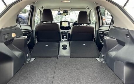 Toyota Yaris Cross, 2022 год, 1 320 000 рублей, 15 фотография