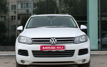 Volkswagen Touareg III, 2011 год, 1 730 000 рублей, 2 фотография