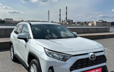 Toyota RAV4, 2021 год, 3 300 000 рублей, 1 фотография