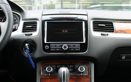 Volkswagen Touareg III, 2011 год, 1 730 000 рублей, 12 фотография