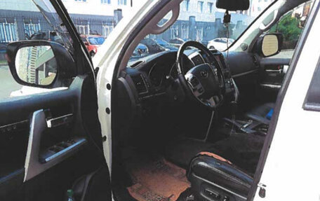 Toyota Land Cruiser 200, 2013 год, 2 500 000 рублей, 3 фотография