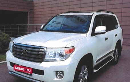 Toyota Land Cruiser 200, 2013 год, 2 500 000 рублей, 2 фотография