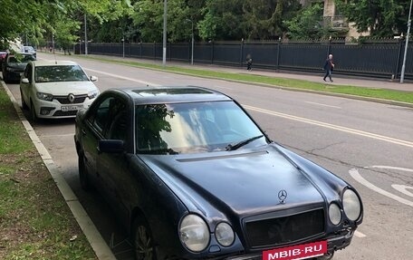 Mercedes-Benz E-Класс, 1997 год, 150 000 рублей, 2 фотография