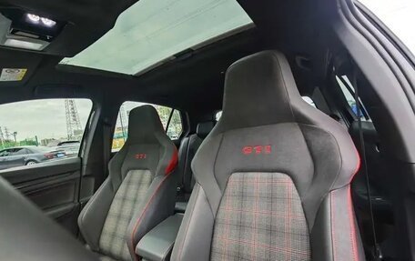 Volkswagen Golf GTI, 2022 год, 2 379 000 рублей, 10 фотография