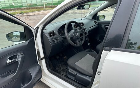 Volkswagen Polo VI (EU Market), 2011 год, 450 000 рублей, 11 фотография