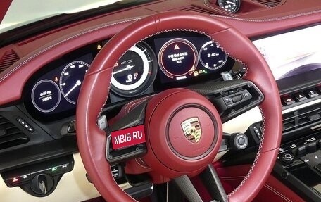 Porsche 911, 2022 год, 15 980 000 рублей, 11 фотография