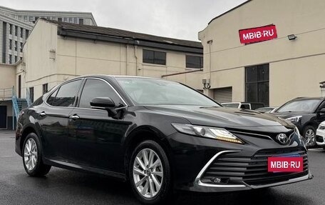 Toyota Camry, 2021 год, 2 250 000 рублей, 5 фотография