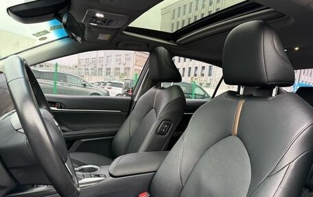 Toyota Camry, 2021 год, 2 250 000 рублей, 15 фотография