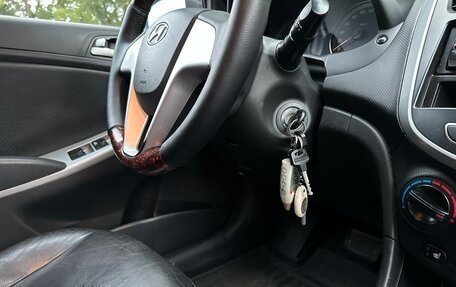 Hyundai Solaris II рестайлинг, 2011 год, 695 000 рублей, 12 фотография
