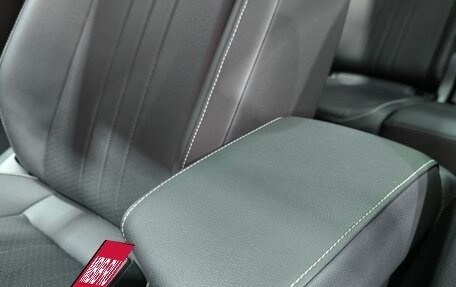 Volkswagen Tiguan II, 2022 год, 3 200 000 рублей, 24 фотография