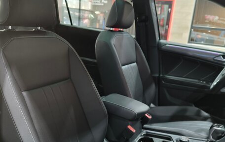 Volkswagen Tiguan II, 2022 год, 3 200 000 рублей, 40 фотография