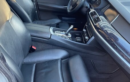 BMW 5 серия, 2010 год, 1 990 000 рублей, 11 фотография