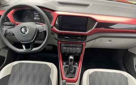 Volkswagen T-Cross I, 2021 год, 1 500 000 рублей, 8 фотография