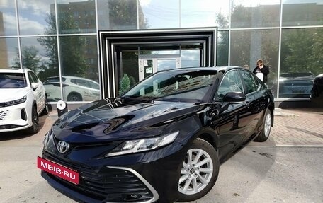 Toyota Camry, 2021 год, 3 289 000 рублей, 2 фотография