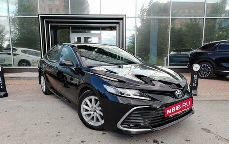 Toyota Camry, 2021 год, 3 289 000 рублей, 10 фотография