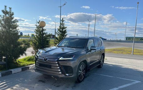 Lexus LX, 2022 год, 15 000 000 рублей, 2 фотография